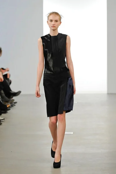 Look 3